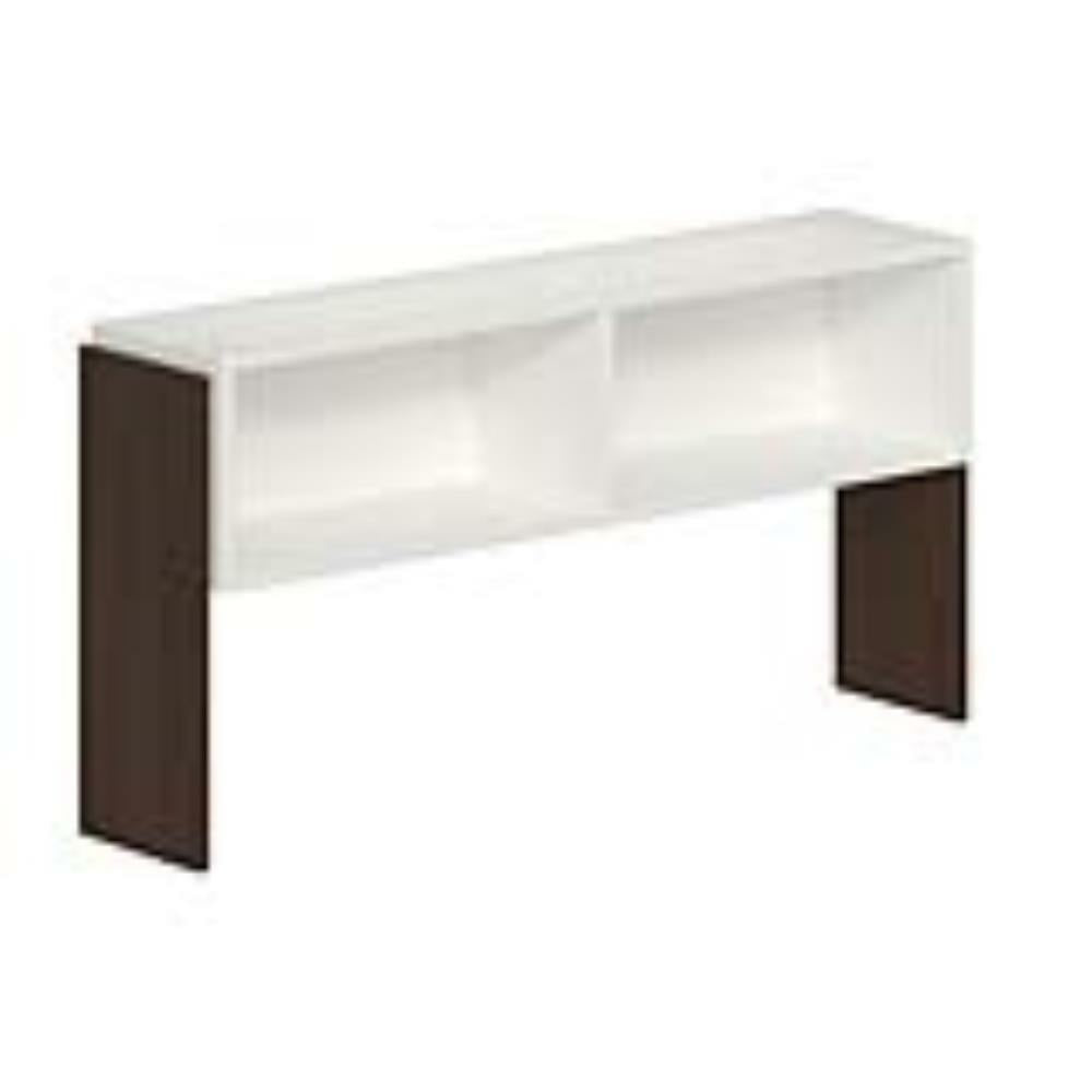 Open hutch snow/chocolate