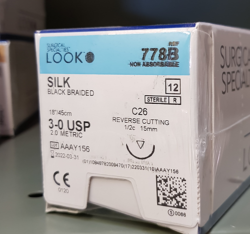Sutures. Silk Thread. 778B 3-0 18